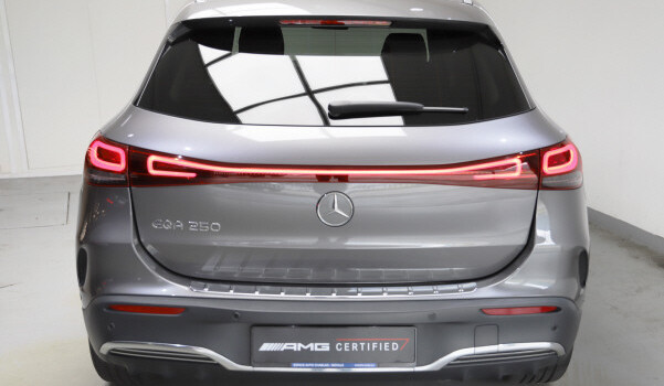 MERCEDES-BENZ EQA 250 AMG Line