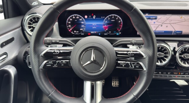 MERCEDES-BENZ A 220 4Matic 8G-DCT