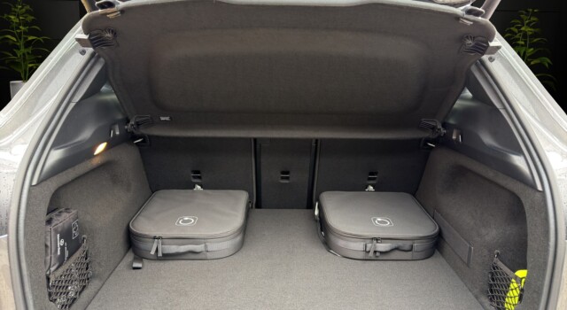 MERCEDES-BENZ EQA 350 66,5 kWh 4Matic Excellence