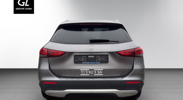 MERCEDES-BENZ GLA 250 AMG Line 4Matic