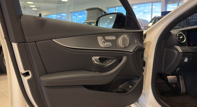 MERCEDES-BENZ E 220 d T 4Matic Swiss Star 9G-Tronic