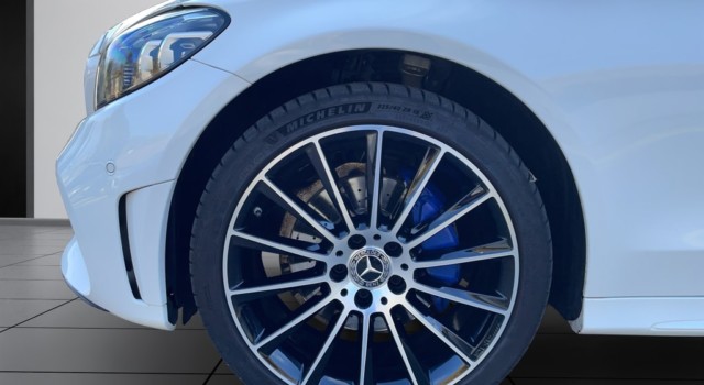 MERCEDES-BENZ C 200 4Matic AMG Line 9G-Tronic