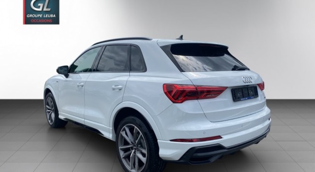 AUDI Q3 40 TDI S line Attr qu