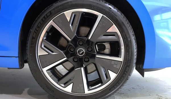 OPEL ASTRA 54kWh Swiss +