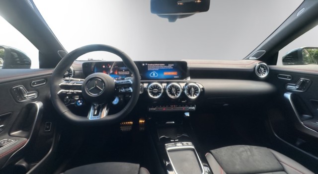 MERCEDES-BENZ CLA 35 AMG 4Matic 8G-DCT