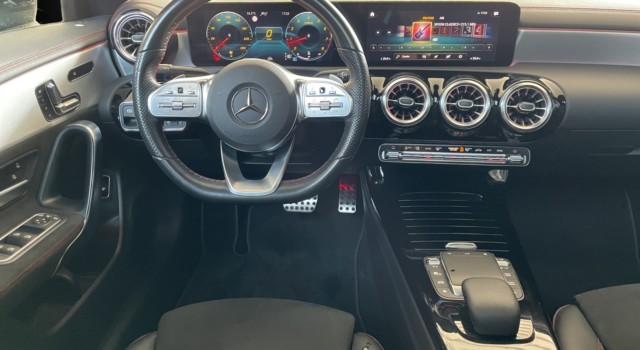 MERCEDES-BENZ CLA 250 4Matic Swiss Star 7G-DCT