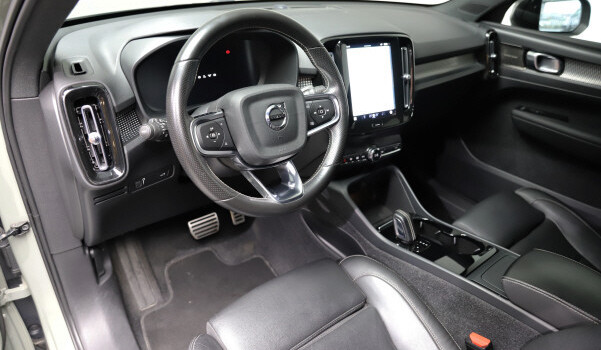 VOLVO XC40 P8 AWD Pure Electric R-Design