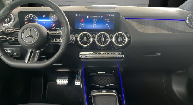 MERCEDES-BENZ GLA 250 4Matic 8G-DCT Swiss Star