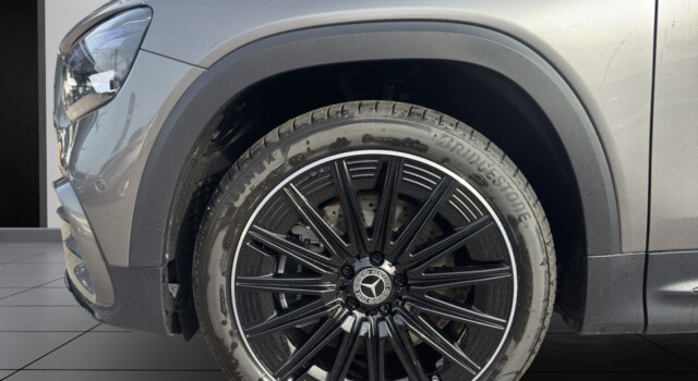 MERCEDES-BENZ GLB 250 4M