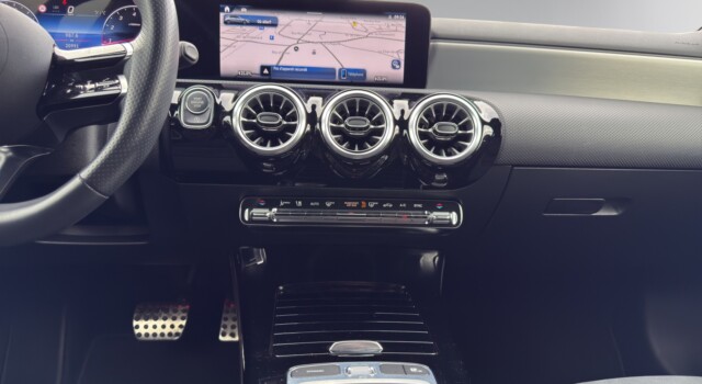 MERCEDES-BENZ A 220 4Matic 8G-DCT