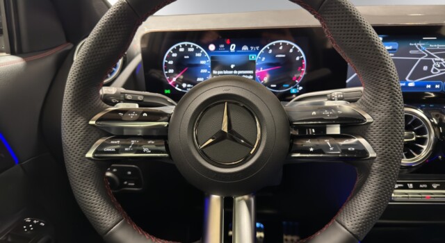 MERCEDES-BENZ GLA 200 Night Star 7G-DCT