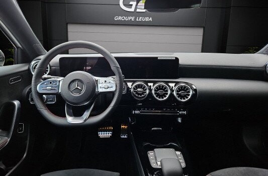 MERCEDES-BENZ A 250 e AMG Line