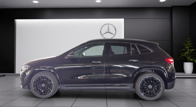 MERCEDES-BENZ GLA 200 7G-DCT
