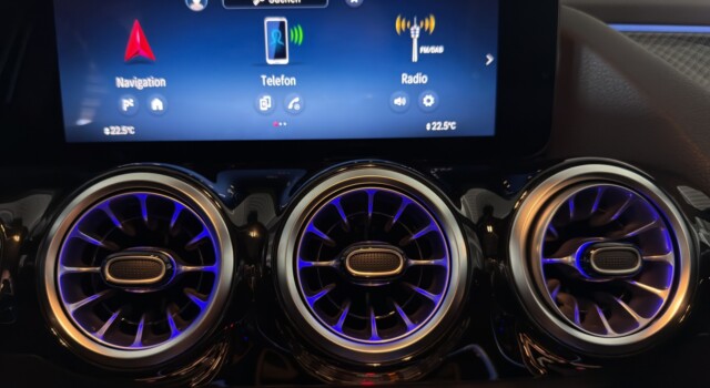 MERCEDES-BENZ GLA 200 7G-DCT