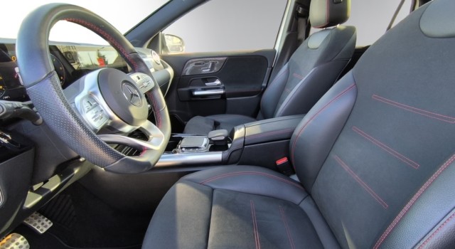 MERCEDES-BENZ GLA 220 d AMG Line 4Matic