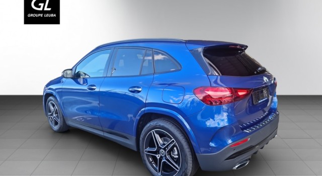 MERCEDES-BENZ GLA 200 Night Star 7G-DCT