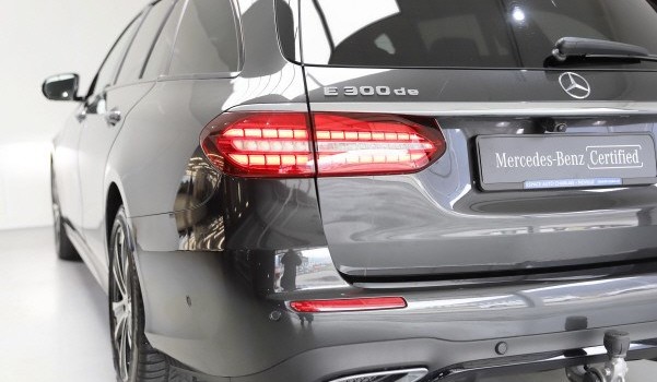 MERCEDES-BENZ E 300 de T 4M AMG Line