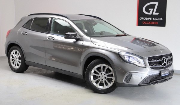 MERCEDES-BENZ GLA 200 Night Star