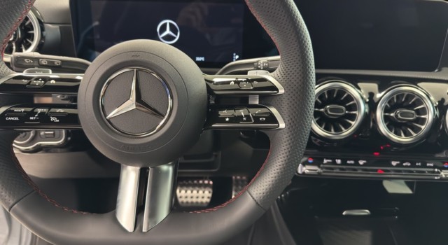 MERCEDES-BENZ A 220 4Matic 8G-DCT