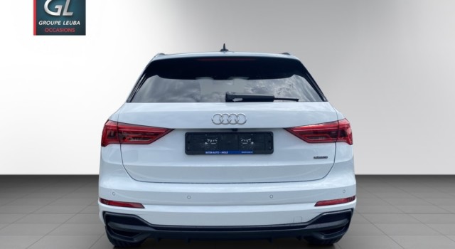 AUDI Q3 40 TDI S line Attr qu