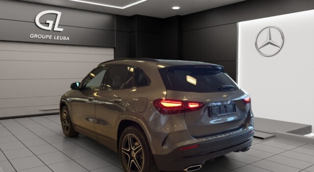 MERCEDES-BENZ GLA 200 Night Star 7G-DCT
