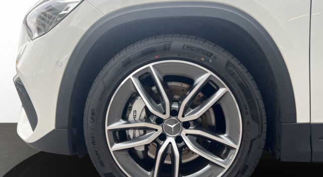 MERCEDES-BENZ GLA 35 AMG 4Matic 8G-Speedshift DCT