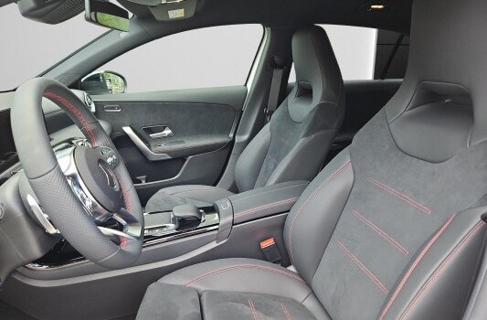 MERCEDES-BENZ A 250 e AMG Line