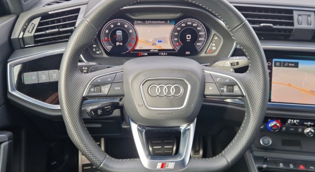 AUDI Q3 45 TFSI S line quattro