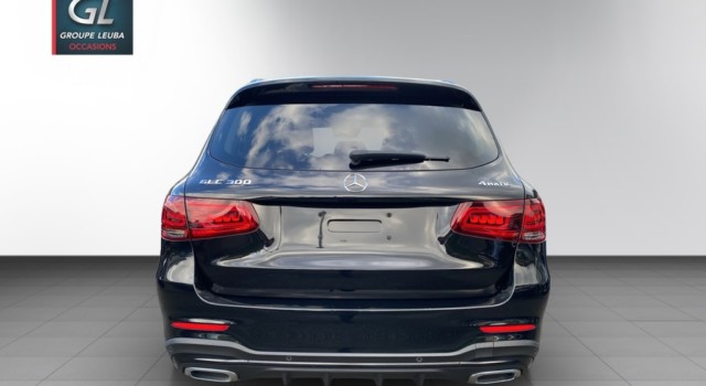 MERCEDES-BENZ GLC 300 AMG Line 4Matic