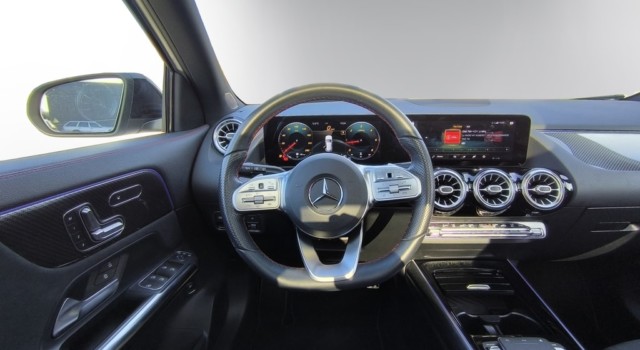 MERCEDES-BENZ GLA 220 d AMG Line 4Matic