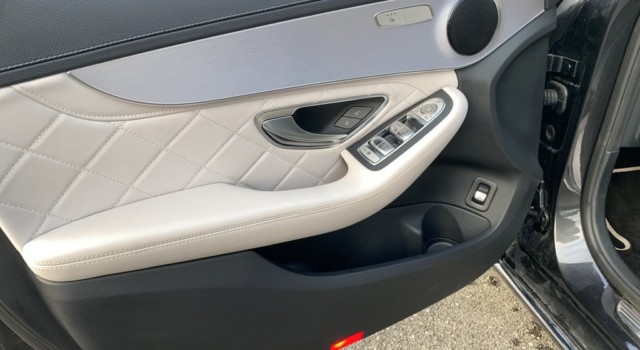 MERCEDES-BENZ C 200 Swiss Star Avan. 4M