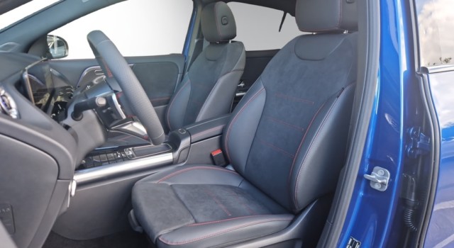 MERCEDES-BENZ GLA 200 Night Star 7G-DCT