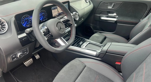 MERCEDES-BENZ EQA 350 66,5 kWh 4Matic Excellence