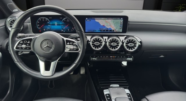 MERCEDES-BENZ A 220 Progressive 7G-DCT 4Matic