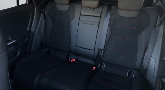 MERCEDES-BENZ EQA 350 66,5 kWh 4Matic Excellence