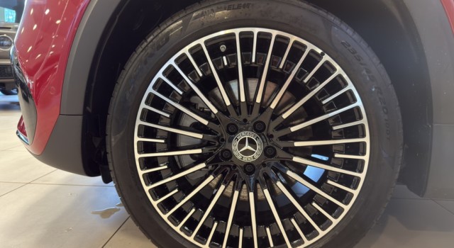 MERCEDES-BENZ EQB 350 66,5 kWh 4Matic Swiss Star