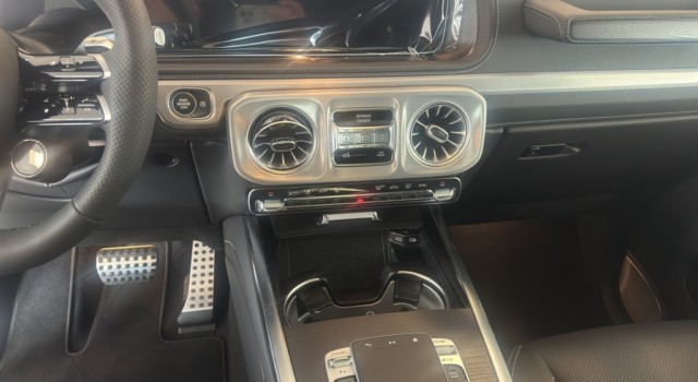 MERCEDES-BENZ G 63 AMG 9G-Tronic