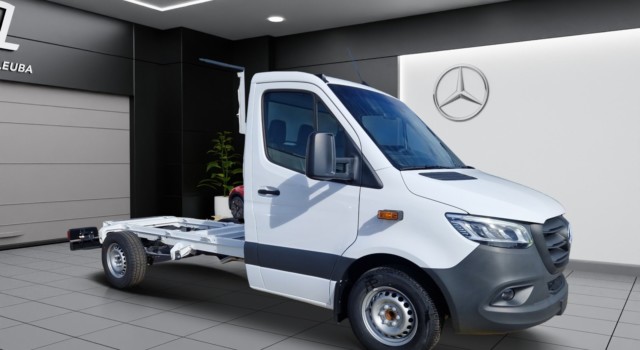 MERCEDES-BENZ Sprinter 319 CDI Standard 9G-TRONIC