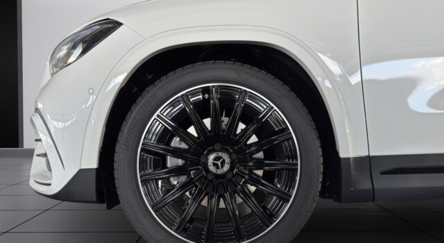 MERCEDES-BENZ GLA 200 Night Star 7G-DCT