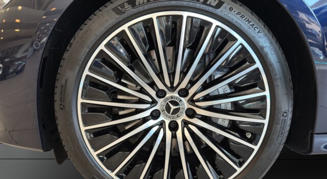 MERCEDES-BENZ E 220 d 4Matic 9G-Tronic