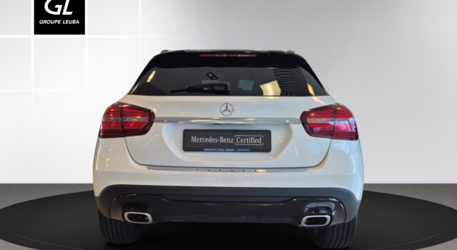 MERCEDES-BENZ GLA 200 Night Star