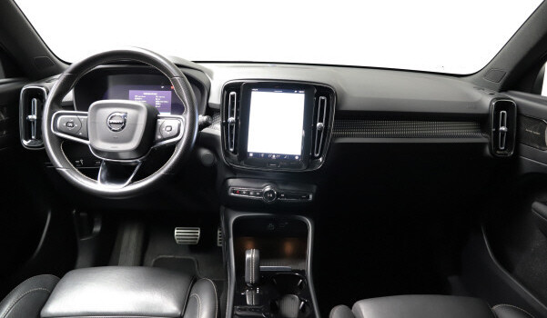 VOLVO XC40 P8 AWD Pure Electric R-Design