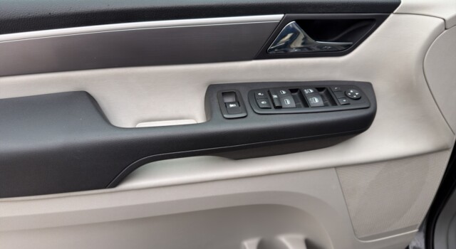 VW ROUTAN Volkswagen  3.6 V6 SE