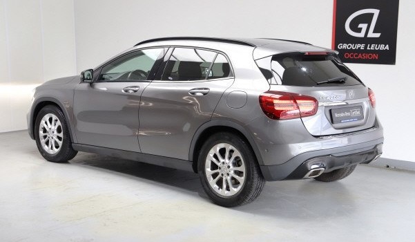 MERCEDES-BENZ GLA 200 Night Star
