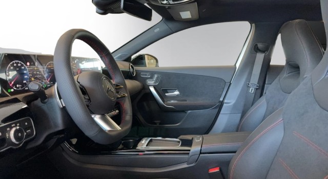MERCEDES-BENZ A 200 Night Star 7G-DCT