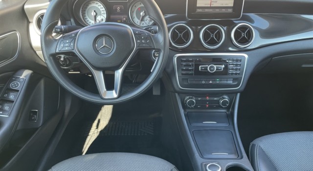 MERCEDES-BENZ CLA 250 7G-DCT 4Matic