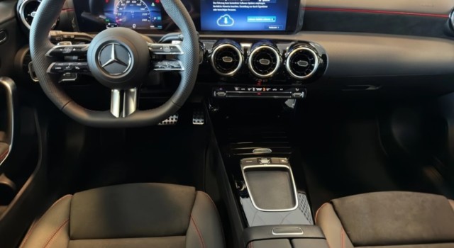 MERCEDES-BENZ A 250 4Matic 8G-DCT