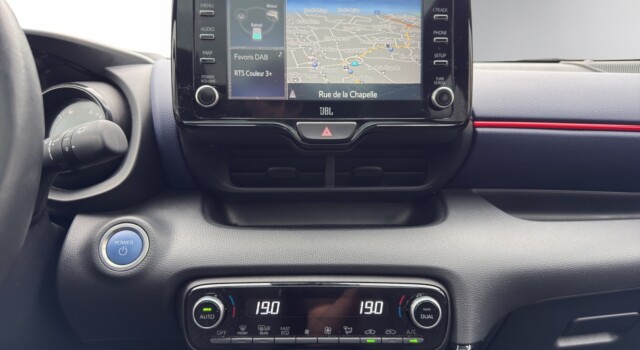 TOYOTA YARIS 1.5 Pop e-CVT Pop