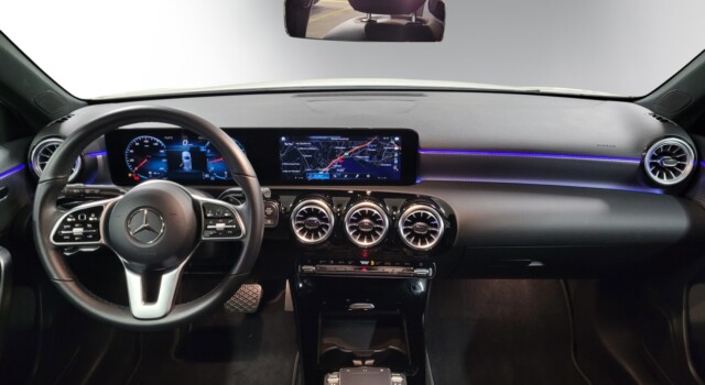 MERCEDES-BENZ A 180 Night Star 7G-DCT