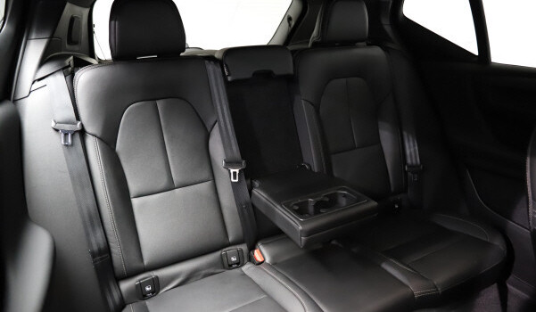 VOLVO XC40 P8 AWD Pure Electric R-Design